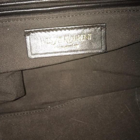 Yves Saint Laurent - Picture 3 of 6